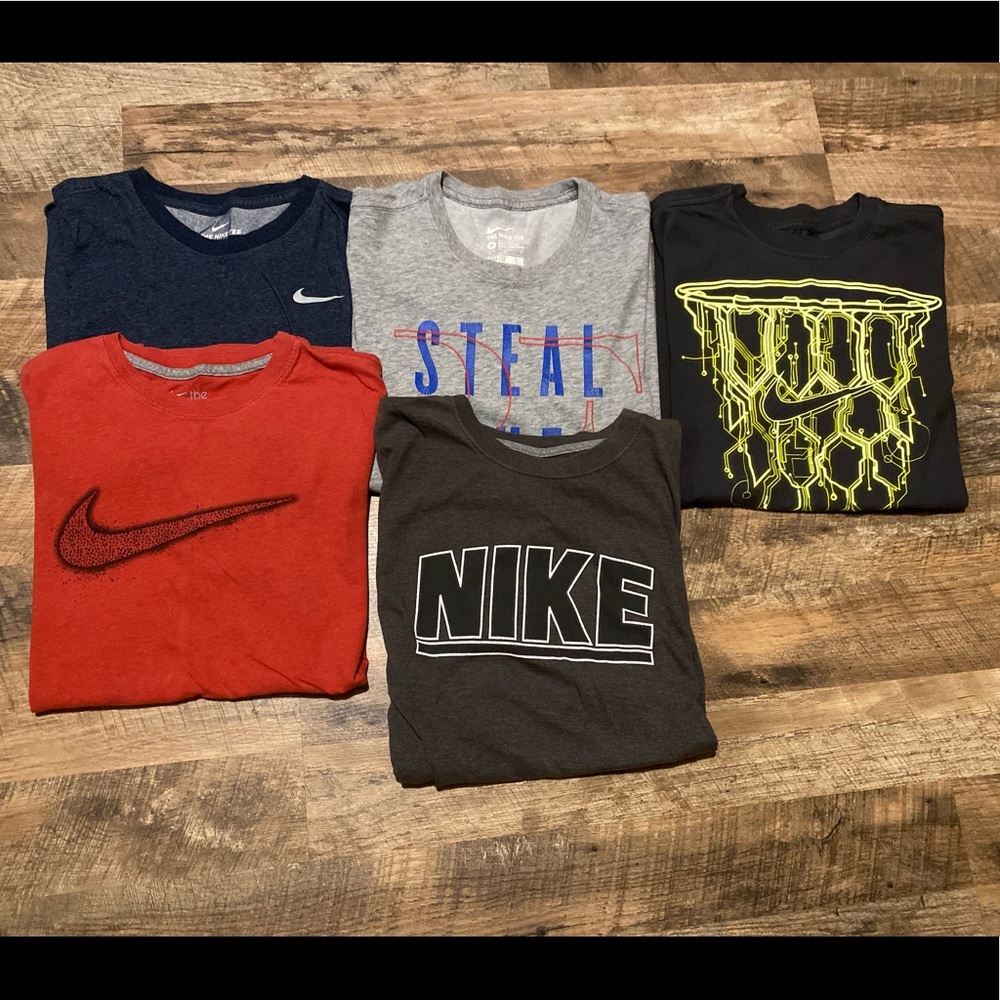 5 Nike T-shirts